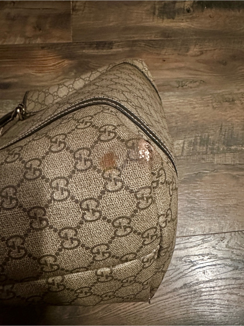 Gucci Beige GG Supreme Tote with Red Rose Heart Graphic - Picture 7 of 16